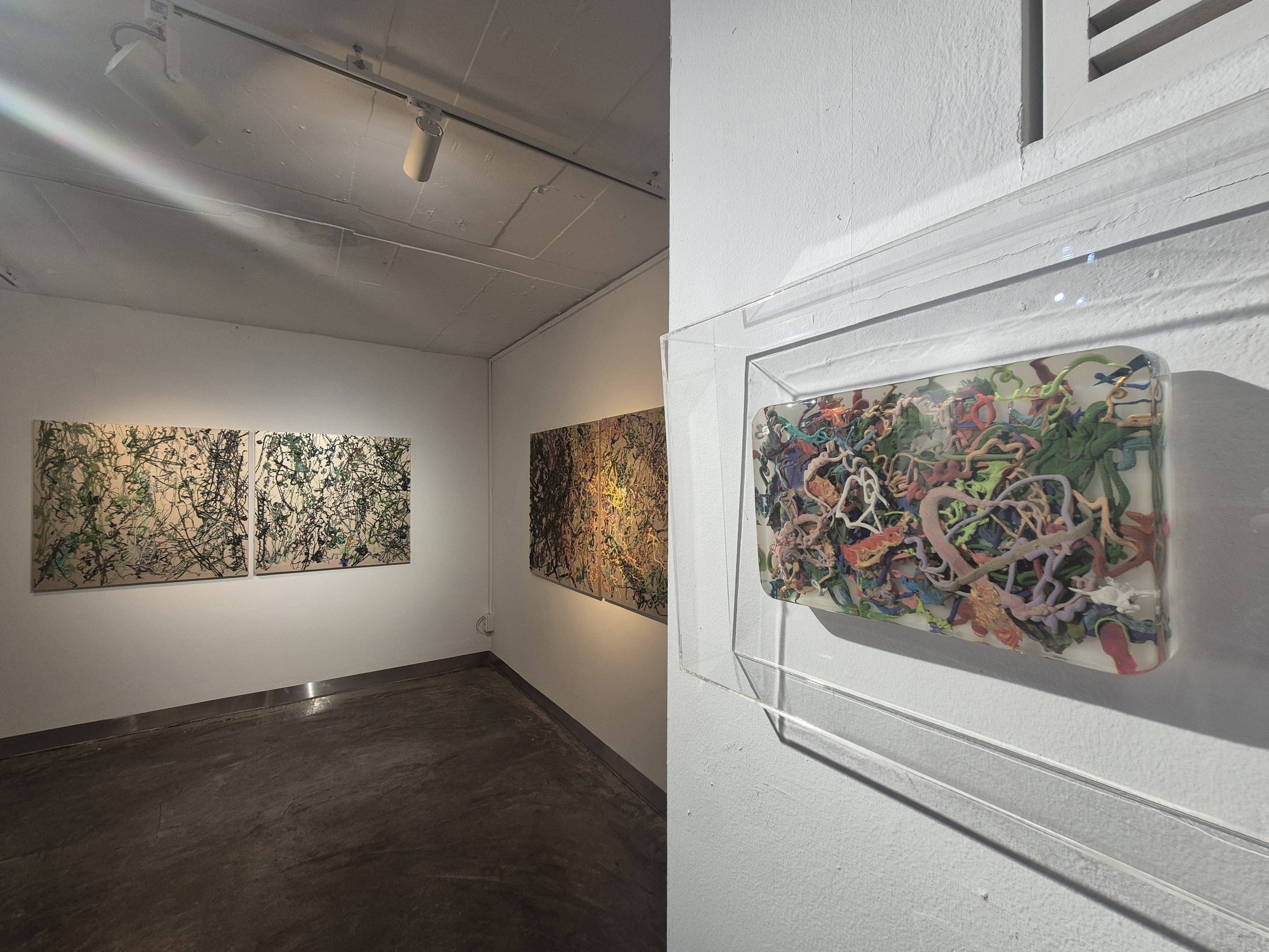 Simultaneous Scenes – 동시적 풍경